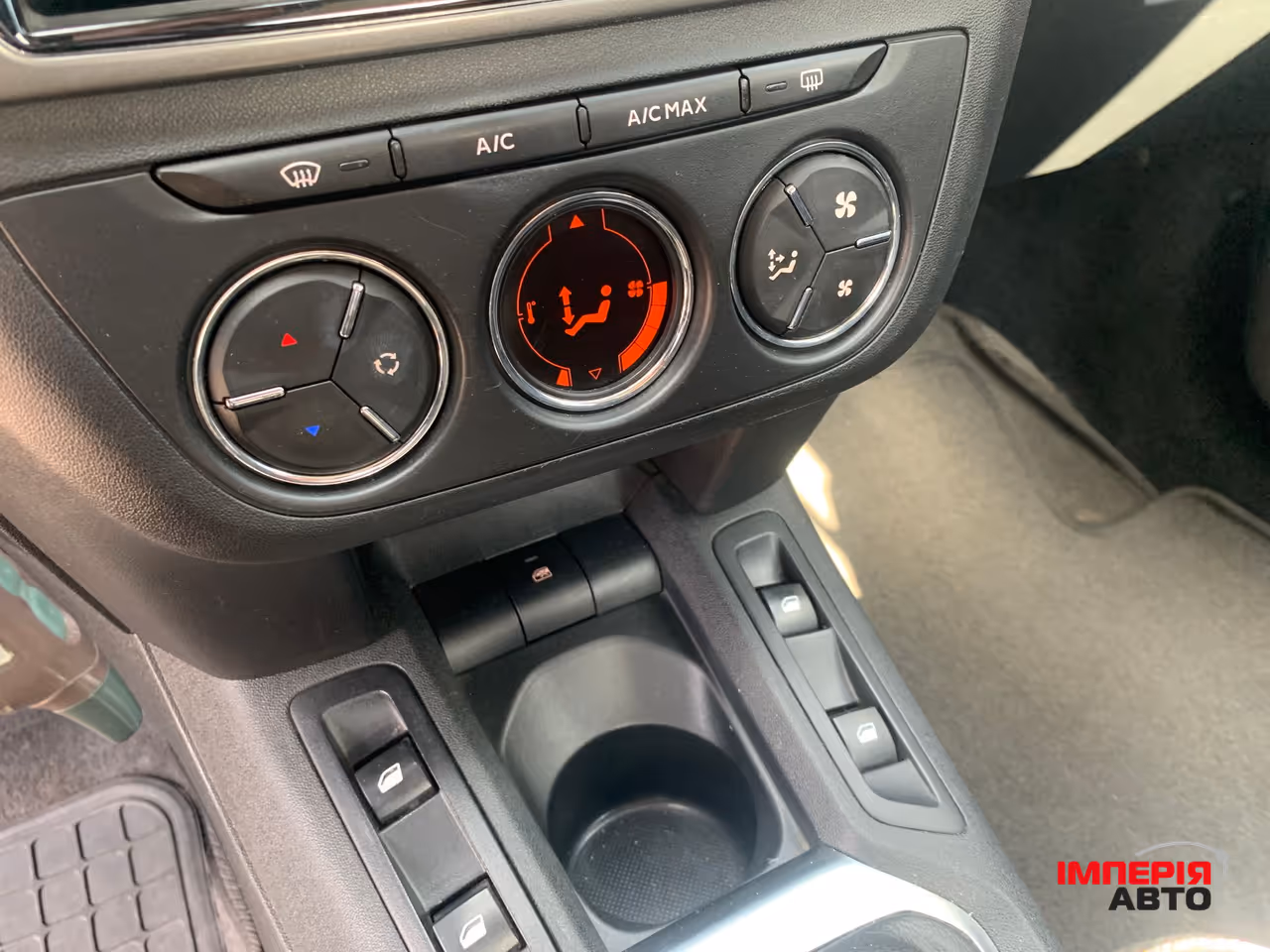 Peugeot 301 - фото 28