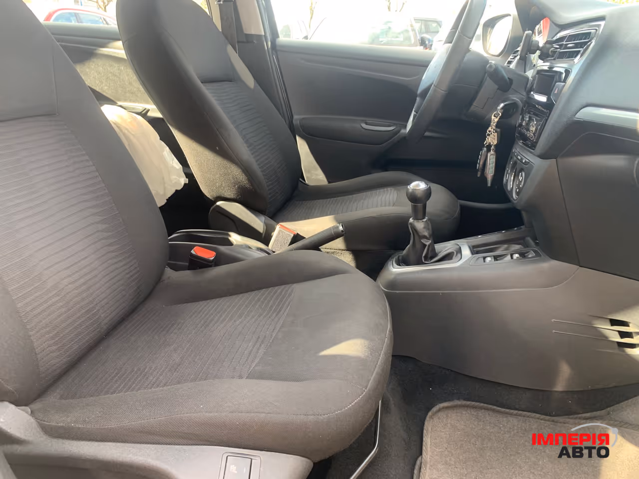 Peugeot 301 - фото 11