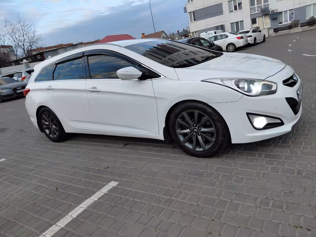 Hyundai i40 - фото 4
