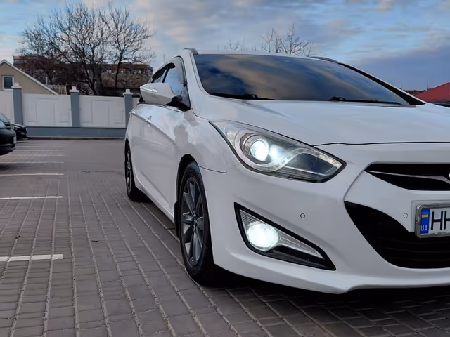 Hyundai i40 - фото 5