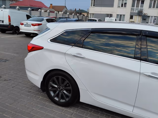 Hyundai i40 - фото 3