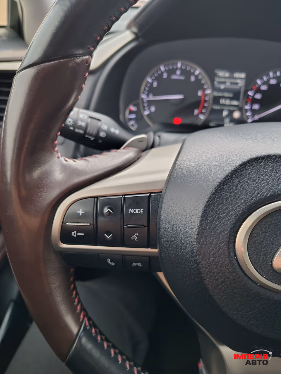 Lexus RX - фото 18