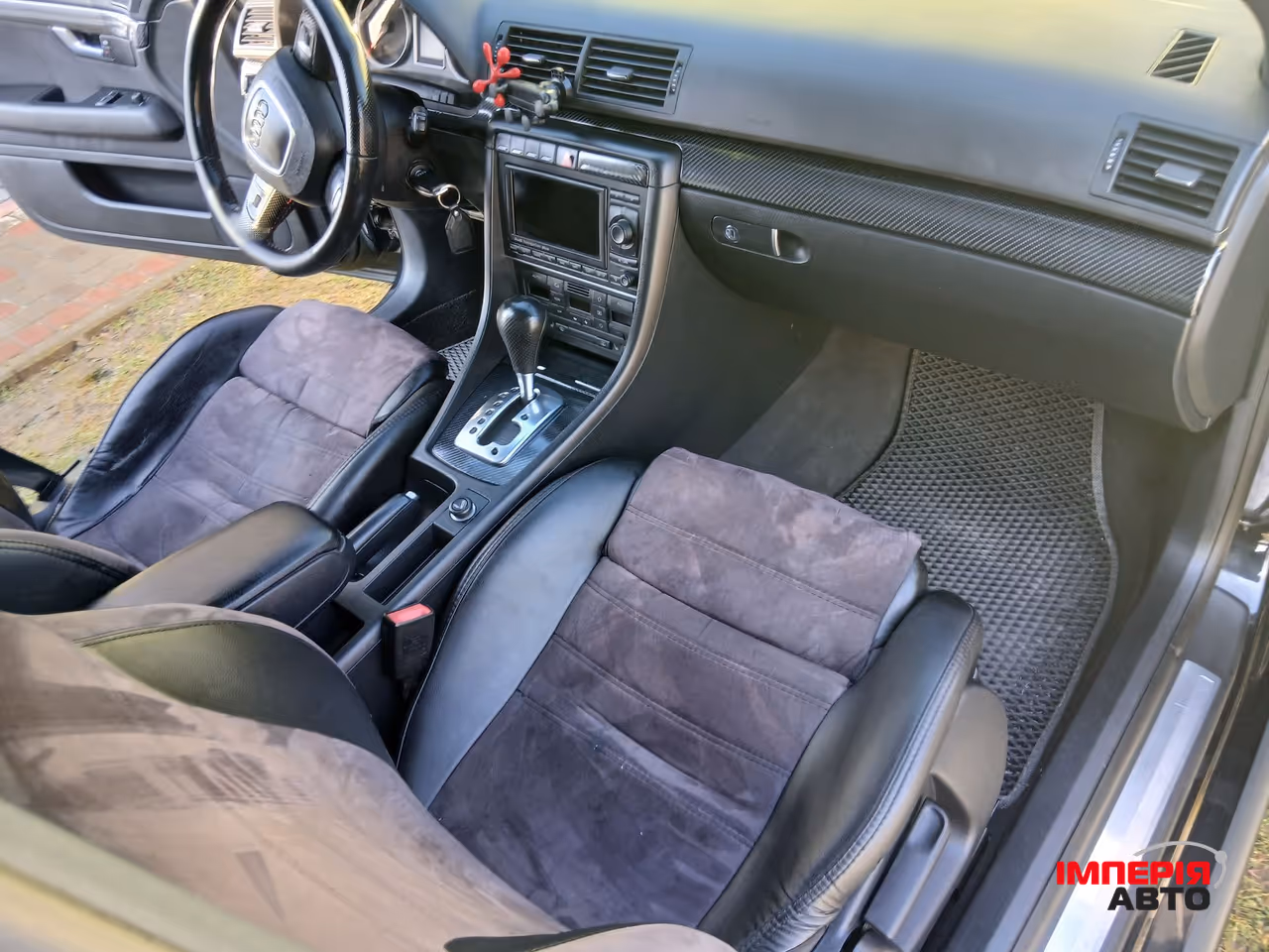 Audi A4 - фото 12