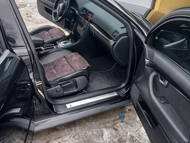 Audi A4 - фото 4