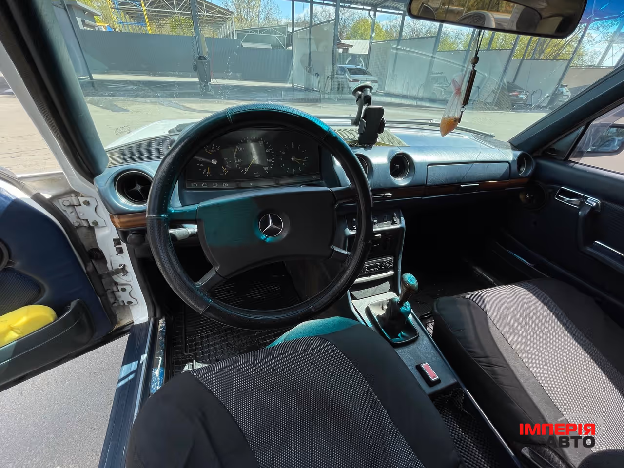 Mercedes-Benz W123 - фото 15