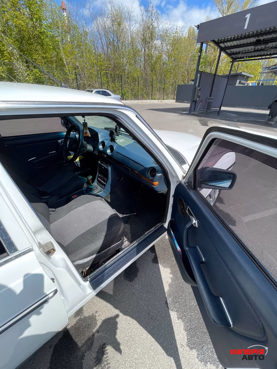 Mercedes-Benz W123 - фото 10