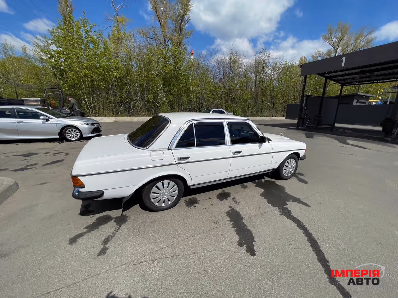 Mercedes-Benz W123 - фото 8