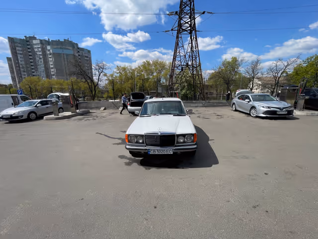 Mercedes-Benz W123 - фото 3
