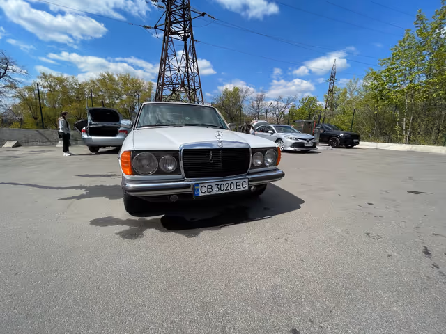 Mercedes-Benz W123 - фото 2