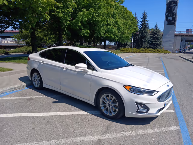 Ford Fusion USA - фото 3