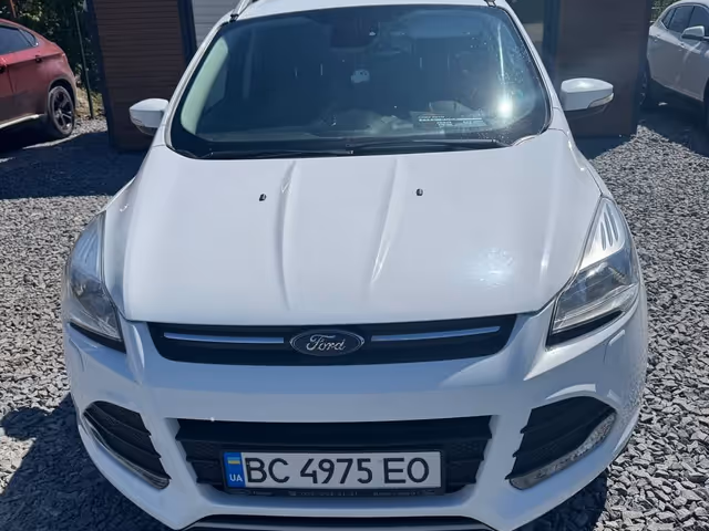 Ford Kuga - фото 1