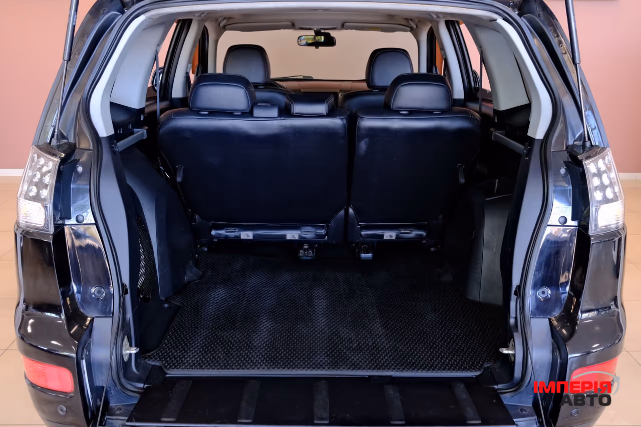 Mitsubishi Outlander - фото 9