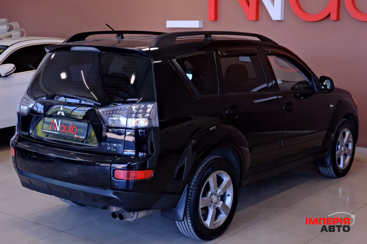 Mitsubishi Outlander - фото 5