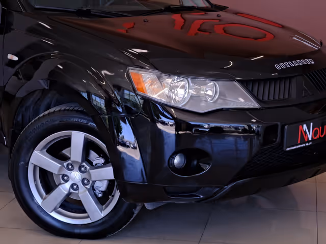 Mitsubishi Outlander - фото 3