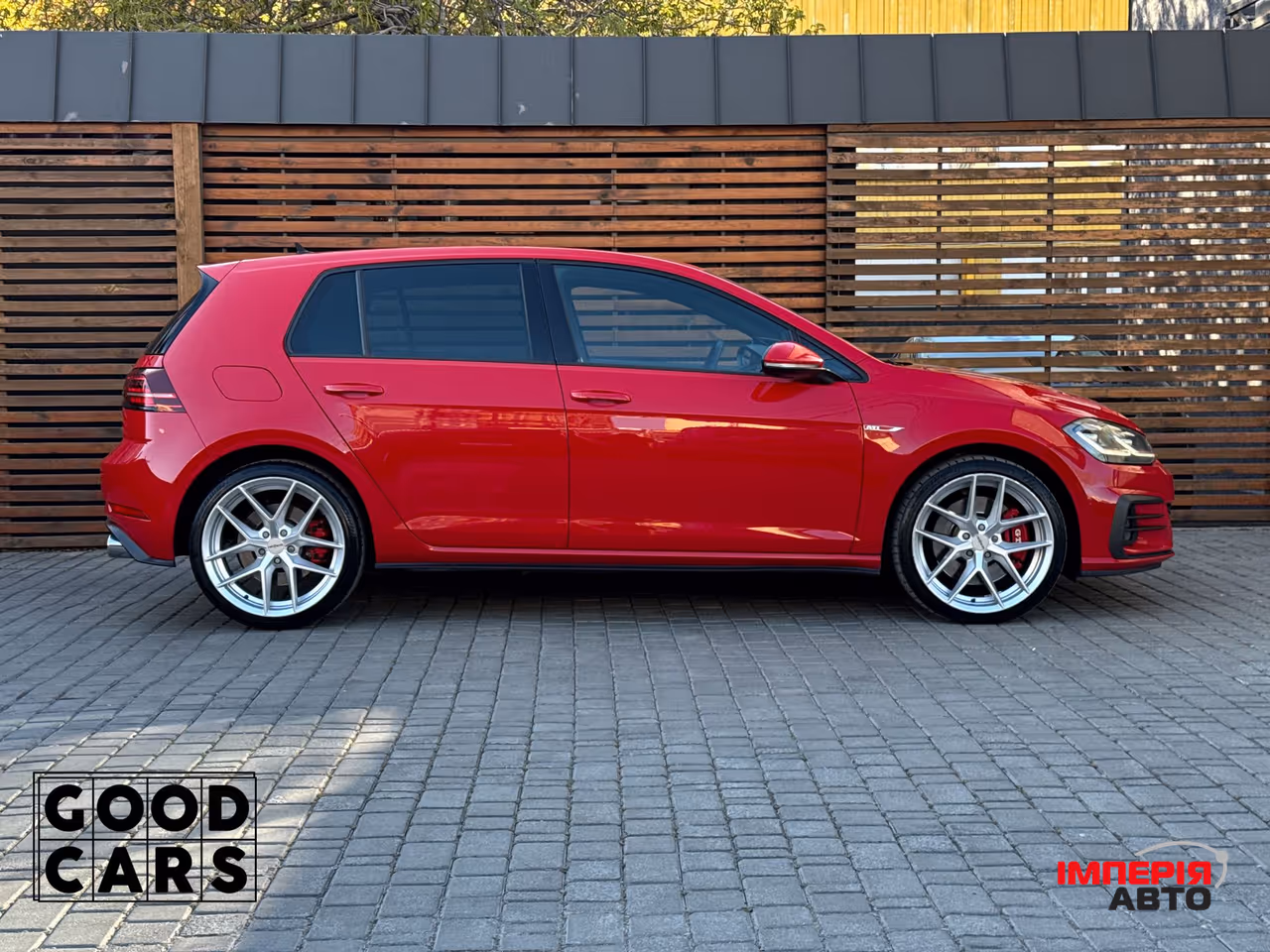 Volkswagen Golf GTI - фото 8