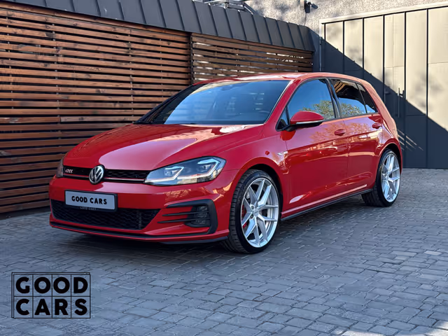 Volkswagen Golf GTI - фото 3