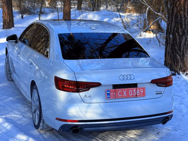 Audi A4 - фото 5