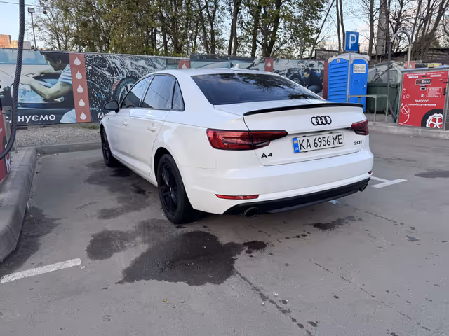 Audi A4 - фото 3