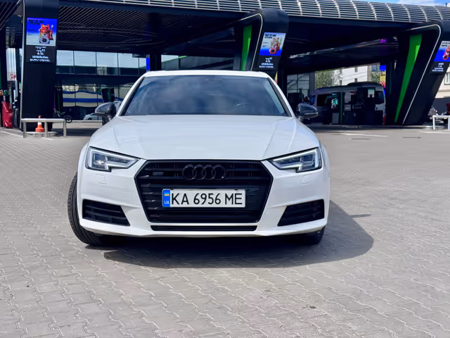 Audi A4 - фото 2