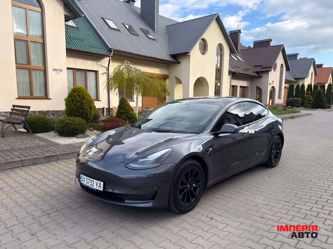 Tesla Model 3 - фото 1