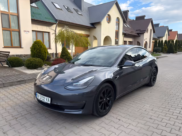 Tesla Model 3 - фото 5