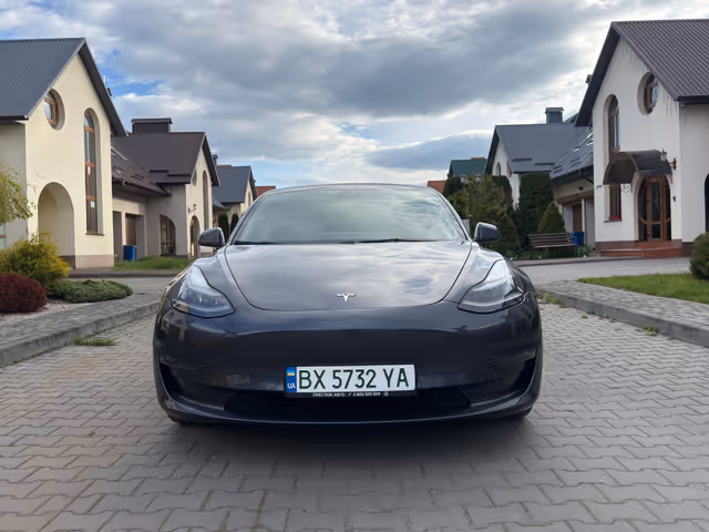 Tesla Model 3 - фото 4