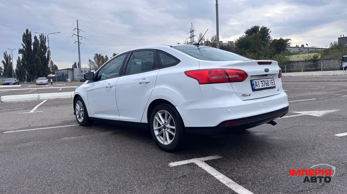 Ford Focus - фото 5