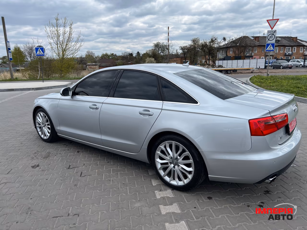 Audi A6 - фото 11