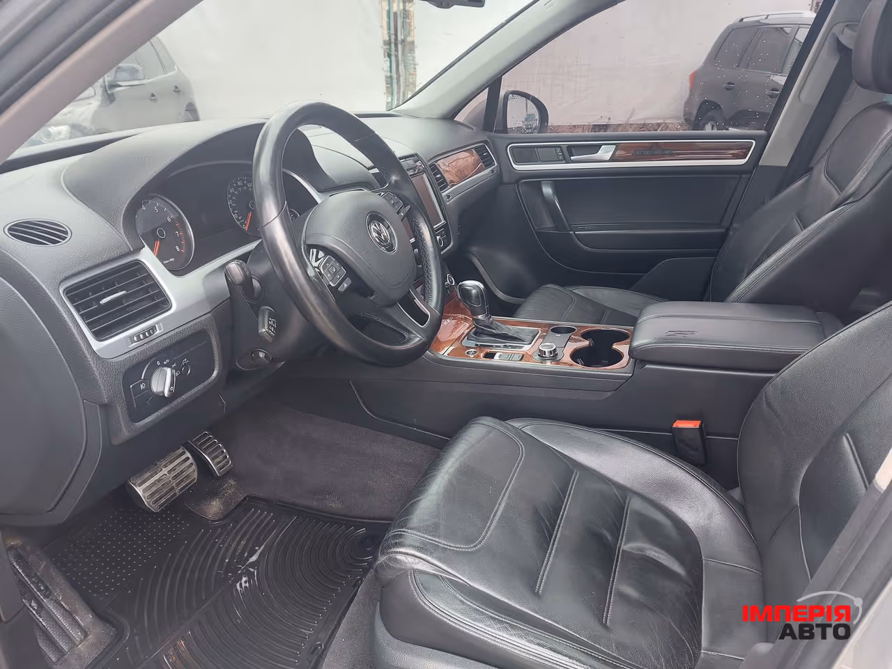 Volkswagen Touareg - фото 13