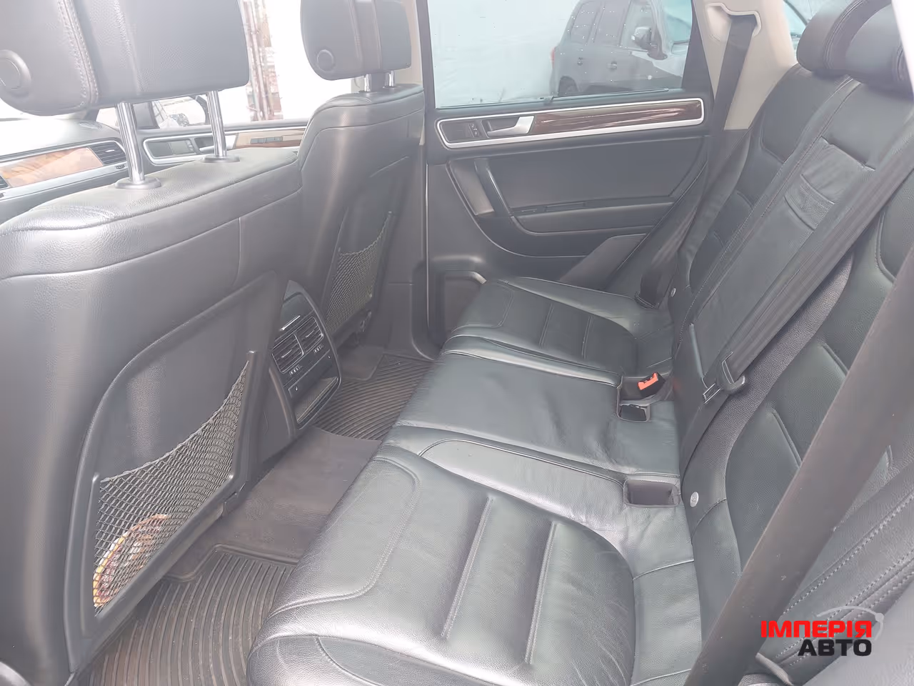 Volkswagen Touareg - фото 16