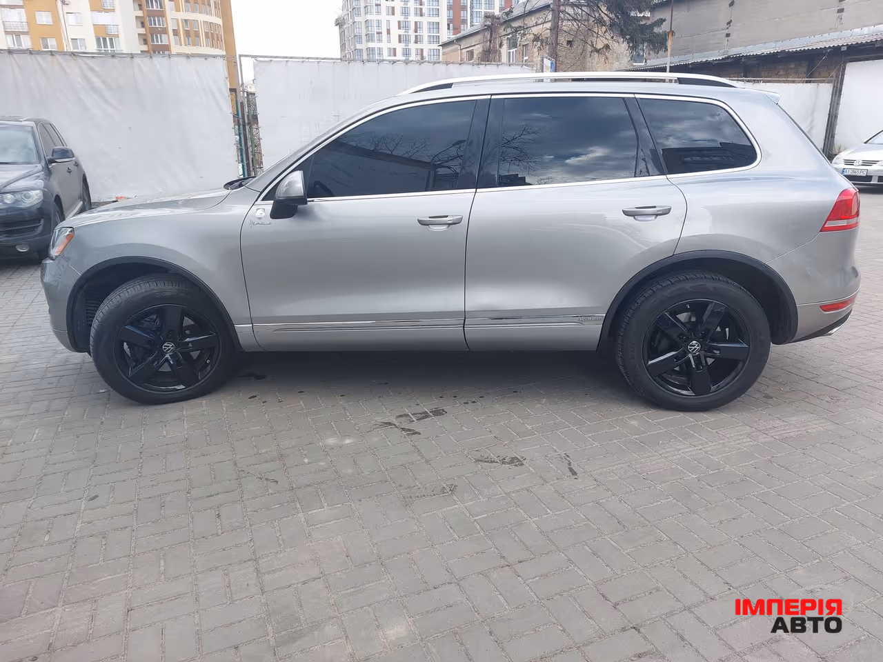 Volkswagen Touareg - фото 9
