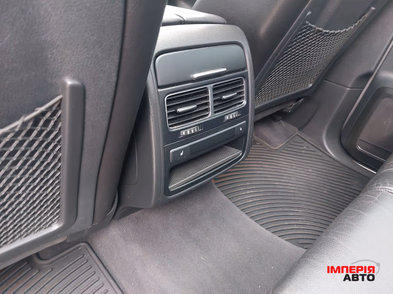 Volkswagen Touareg - фото 17