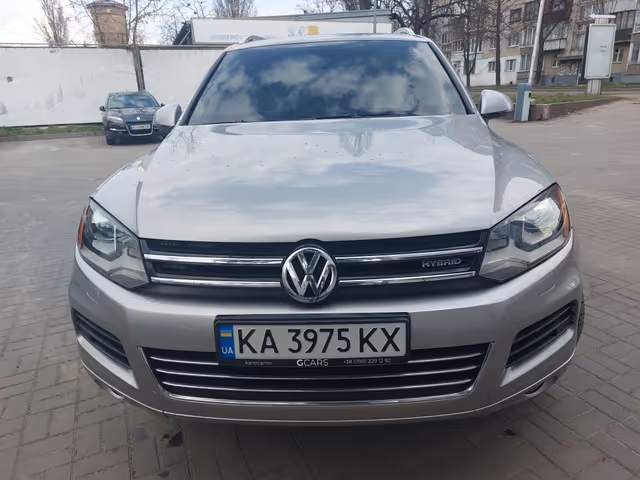Volkswagen Touareg - фото 2
