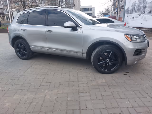 Volkswagen Touareg - фото 3