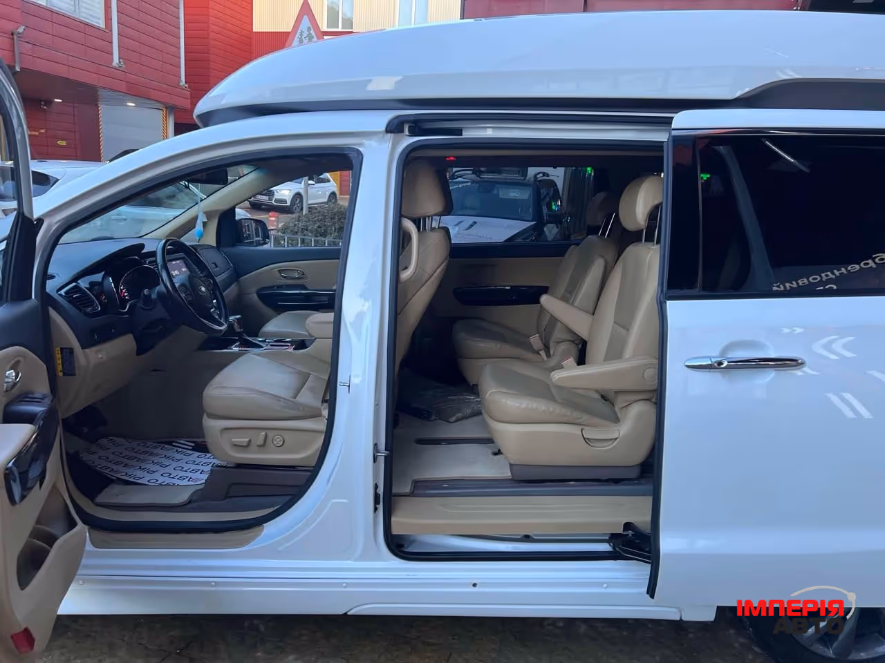 Kia Carnival - фото 6