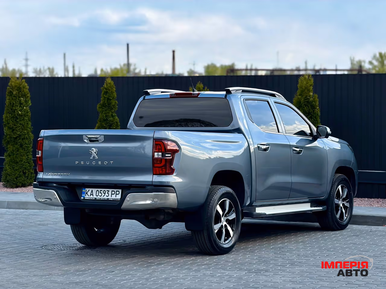 Peugeot Landtrek - фото 9