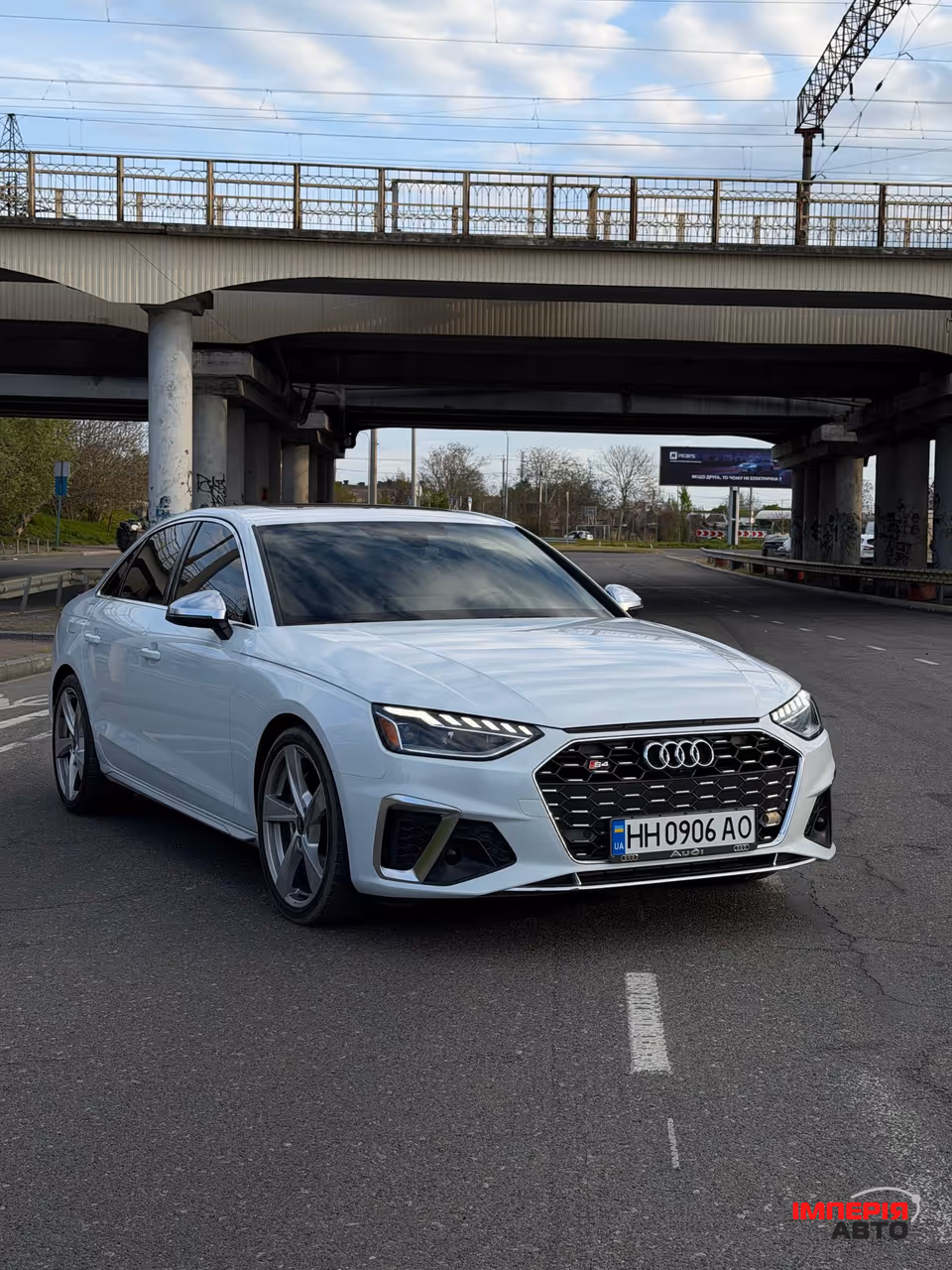 Audi S4 - фото 1