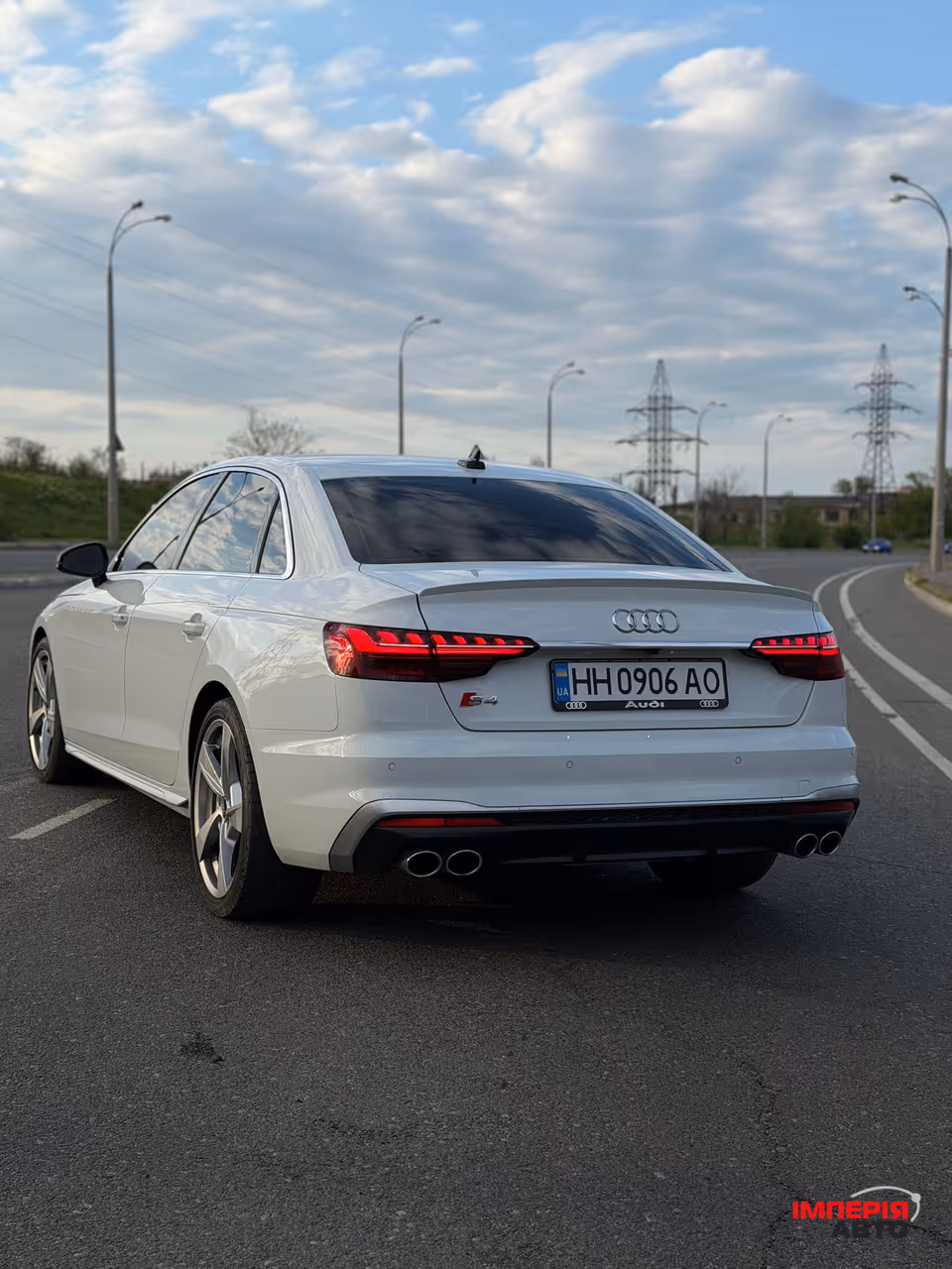 Audi S4 - фото 6