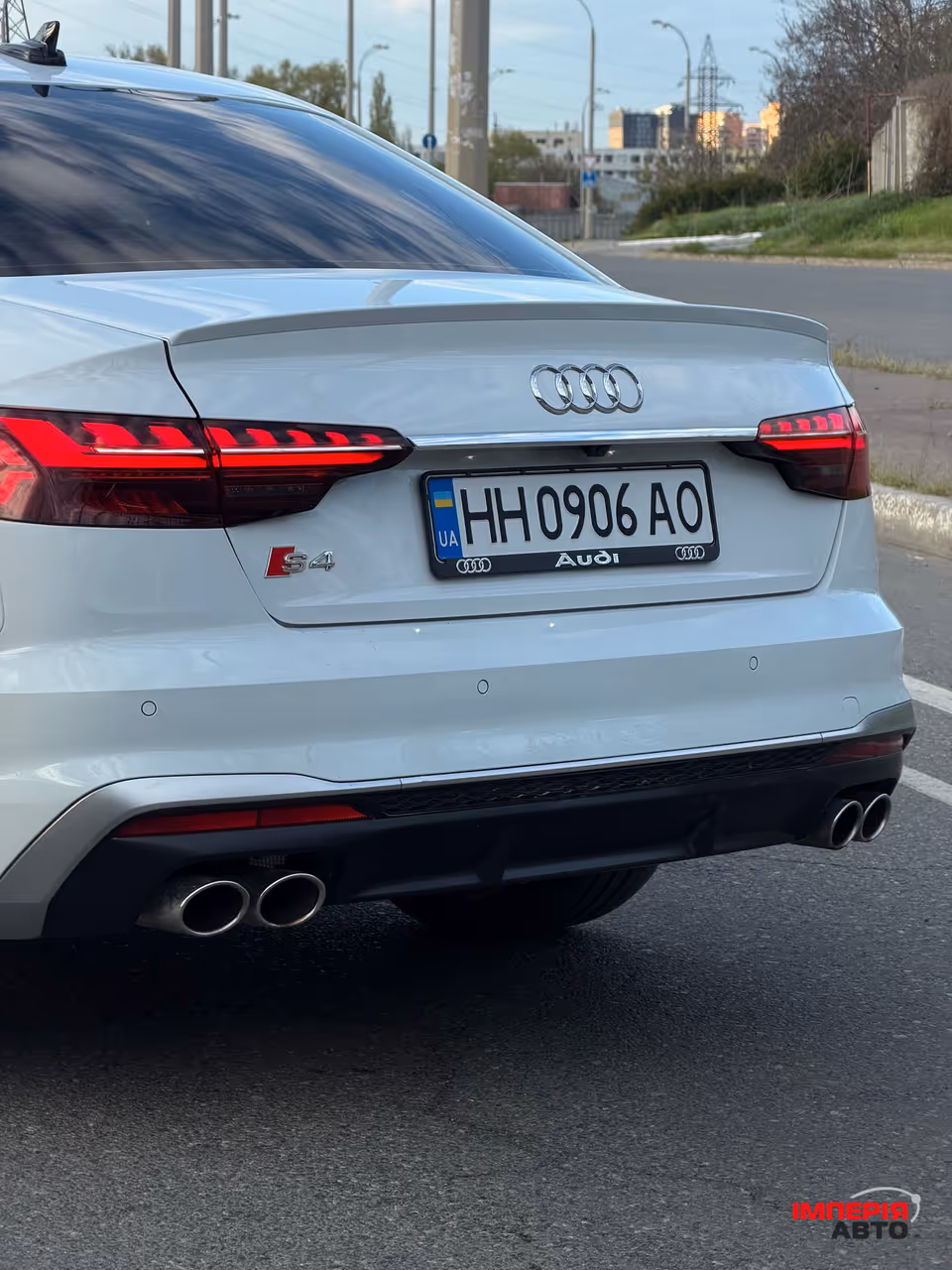 Audi S4 - фото 8