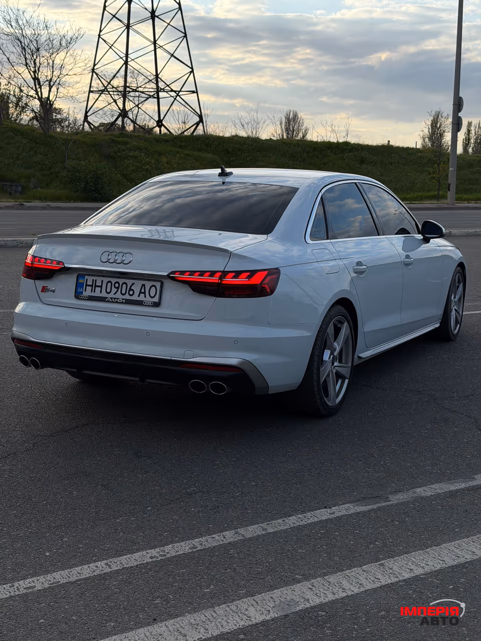 Audi S4 - фото 10