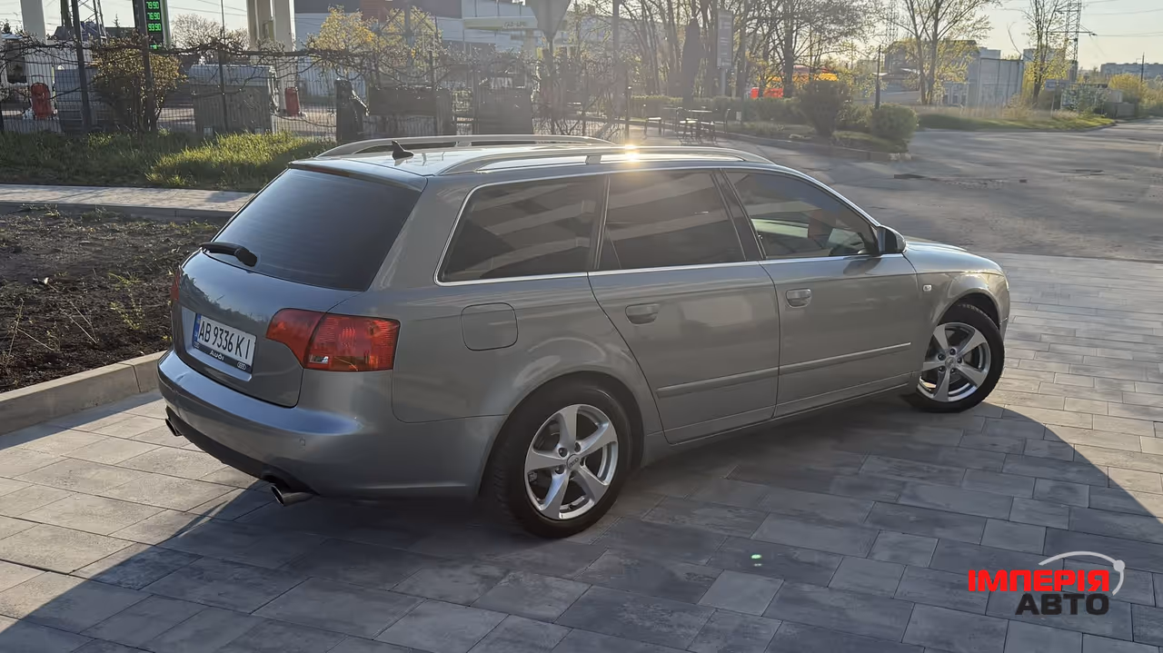 Audi A4 - фото 4