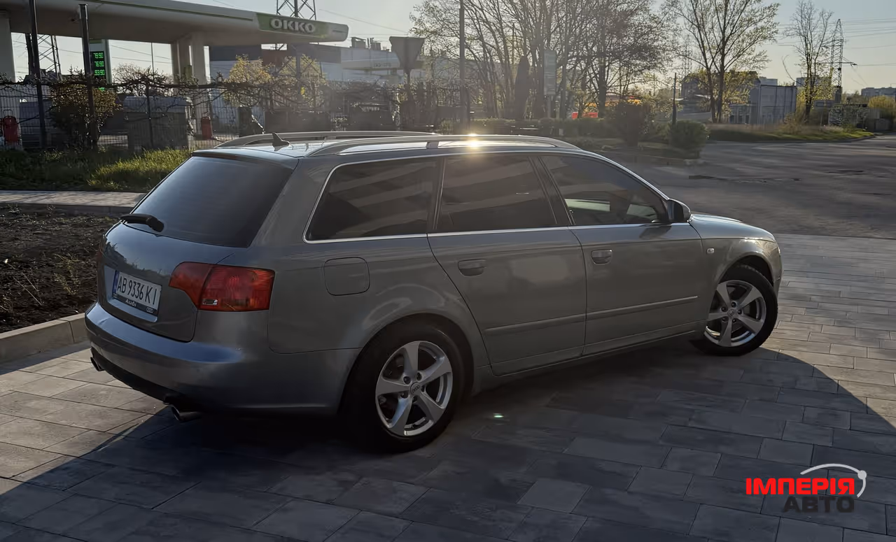 Audi A4 - фото 5