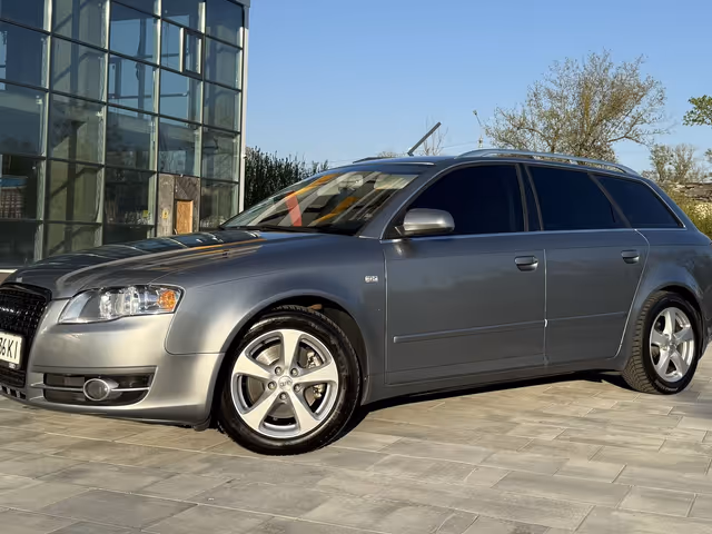 Audi A4 - фото 2