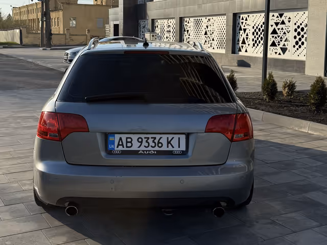 Audi A4 - фото 3