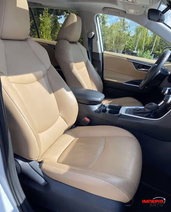 Toyota RAV4 - фото 11