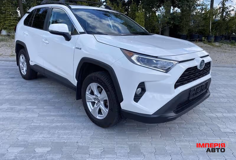 Toyota RAV4 - фото 2