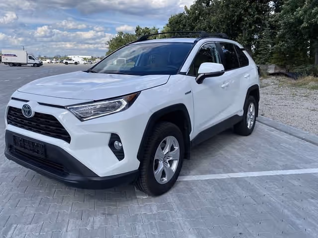 Toyota RAV4 - фото 1