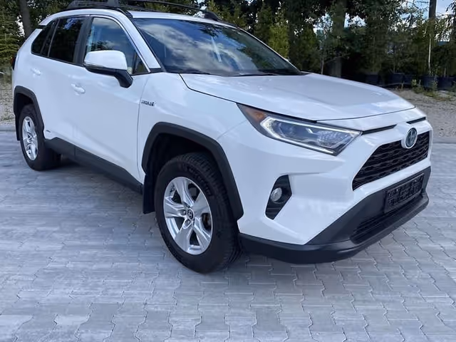 Toyota RAV4 - фото 2