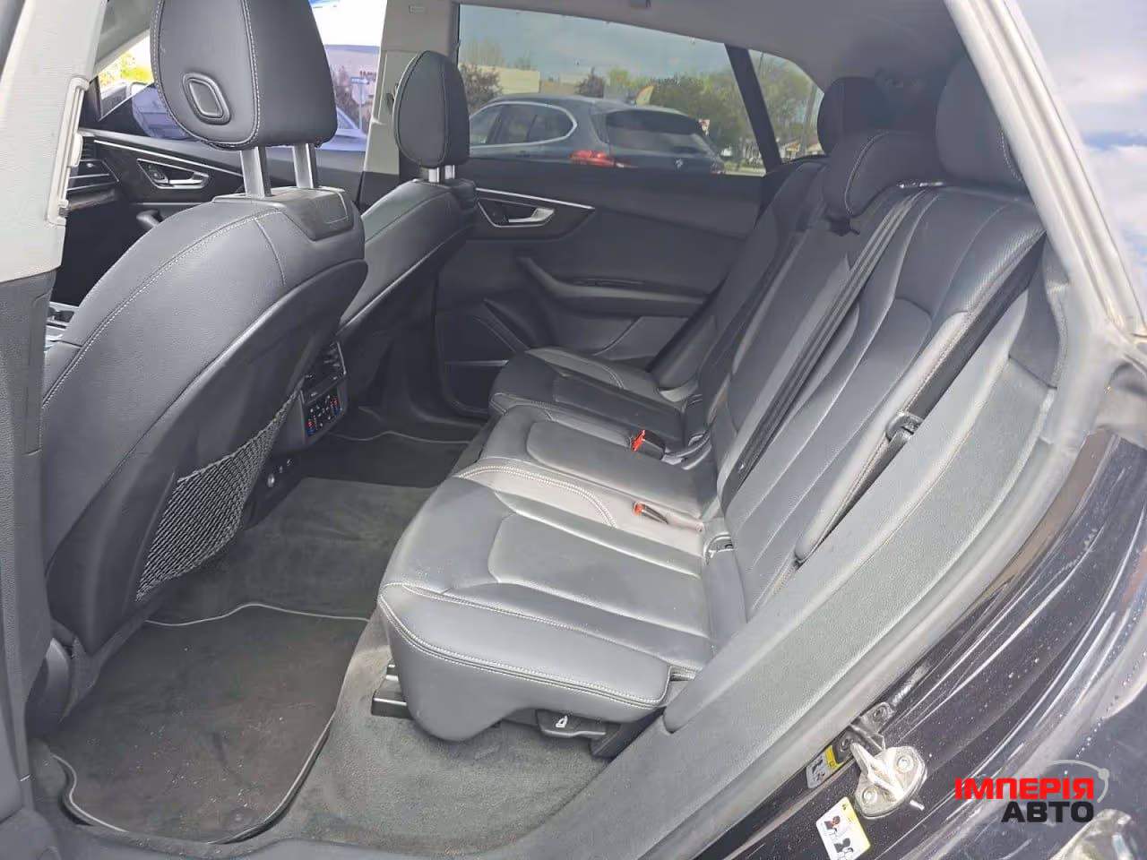 Audi Q8 - фото 6