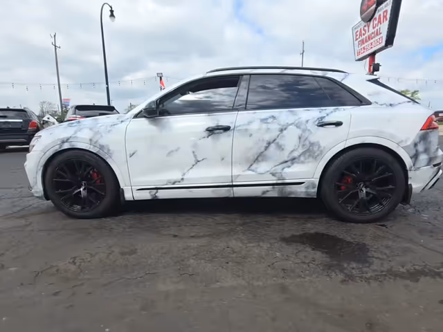 Audi Q8 - фото 4